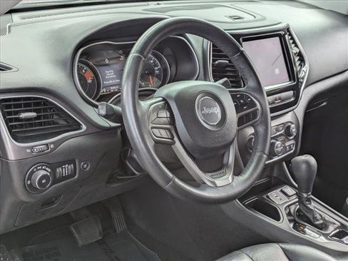 Used 2019 Jeep Cherokee Limited FWD image 10