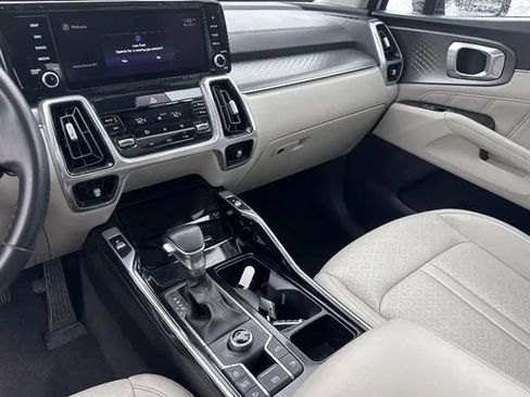 Used 2022 Kia Sorento SX FWD image 11
