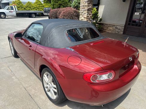 Used 2012 MAZDA MX-5 Miata Sport w/ Convenience Pkg RWD image 3