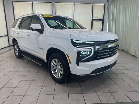 Used 2025 Chevrolet Tahoe LT AWD/4WD image 2