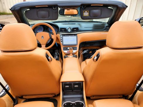 Used 2011 Maserati GranTurismo Convertible RWD image 45