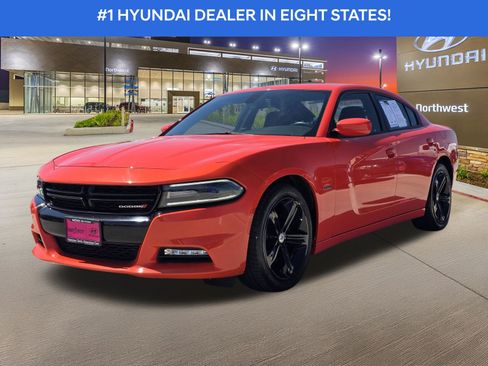 Used 2018 Dodge Charger R/T image 2