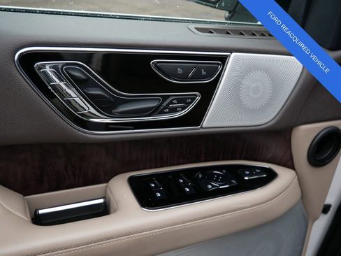 Used 2024 Lincoln Navigator L Reserve AWD/4WD image 18