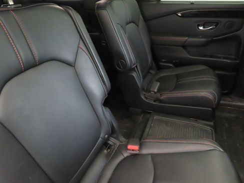 Used 2023 Honda Pilot TrailSport image 24