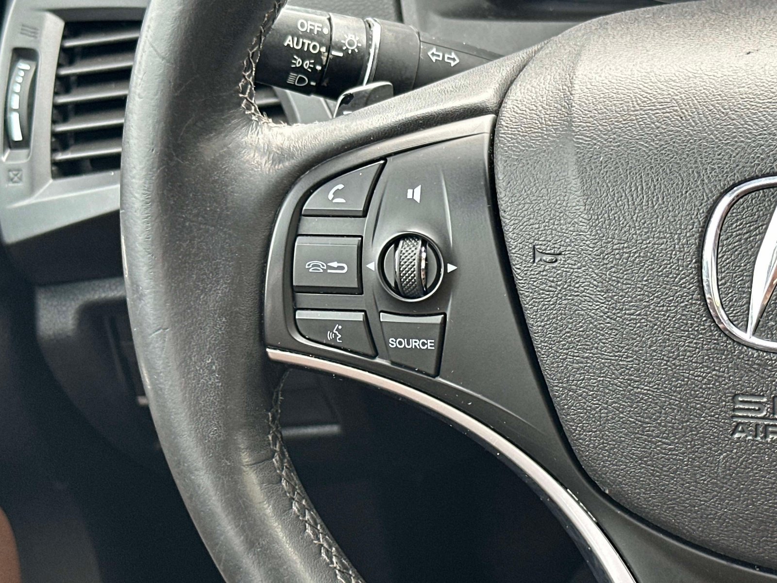 Certified 2018 Acura MDX w/ Technology Package AWD/4WD image 22