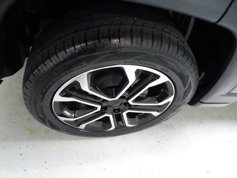 Certified 2023 Jeep Compass Limited w/ Sun and Sound Group AWD/4WD image 30