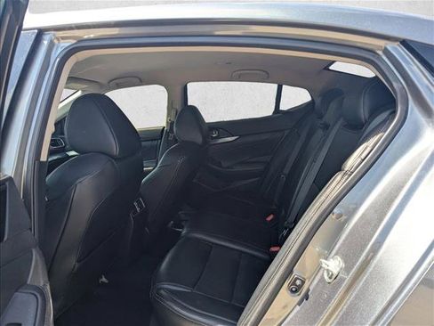 Used 2020 Nissan Maxima 3.5 SV w/ Floor Mat Group FWD image 15