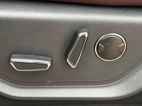 Used 2023 Ford Expedition Limited image 8