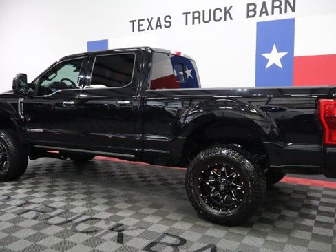 Used 2019 Ford F250 Platinum w/ Platinum Ultimate Package AWD/4WD image 5