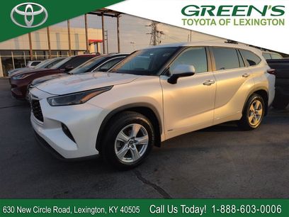 Used 2023 Toyota Highlander LE