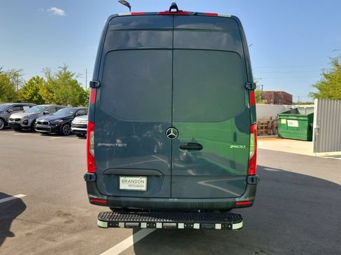 Used 2021 Mercedes-Benz Sprinter 2500 image 5
