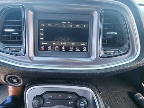 Used 2020 Dodge Challenger SXT RWD image 7
