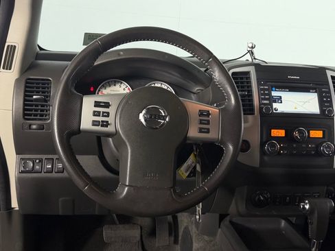 Used 2018 Nissan Frontier PRO-4X AWD/4WD image 17
