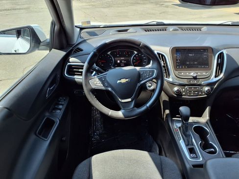 Used 2022 Chevrolet Equinox LT FWD image 3