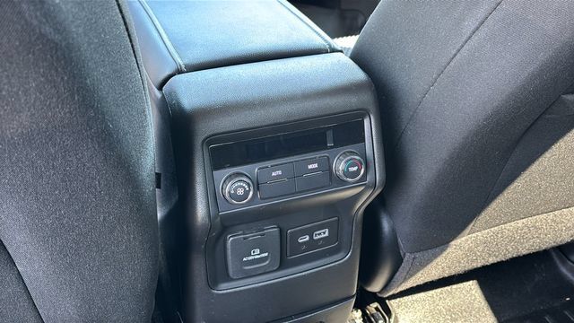 Used 2023 GMC Acadia SLE w/ Driver Convenience Package AWD/4WD image 19