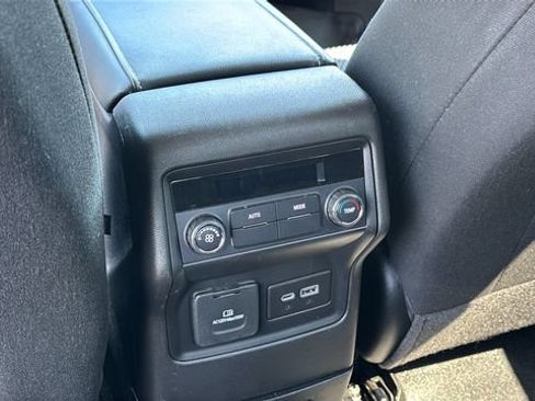 Used 2023 GMC Acadia SLE w/ Driver Convenience Package AWD/4WD image 19