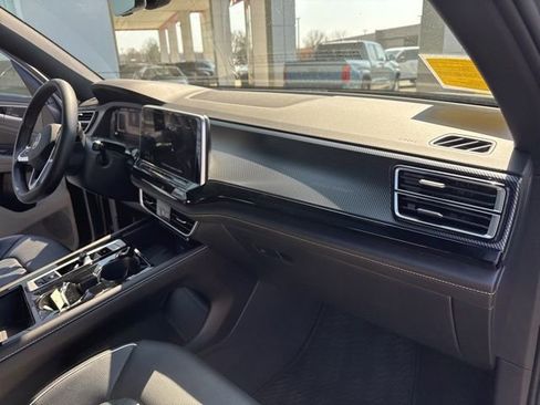 Used 2025 Volkswagen Atlas Cross Sport SEL Premium R-Line AWD/4WD image 32