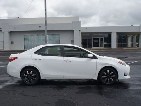 Used 2017 Toyota Corolla LE FWD image 16