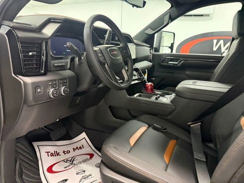 New 2026 GMC Sierra 2500 AT4 w/ AT4 Premium Plus Package AWD/4WD image 11