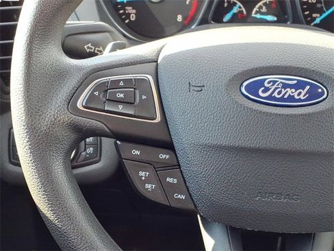 Used 2017 Ford Escape SE image 11