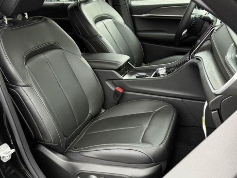 New 2025 Jeep Grand Cherokee L Limited w/ Luxury Tech Group II image 9