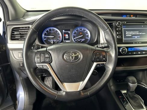 Used 2018 Toyota Highlander XLE image 14