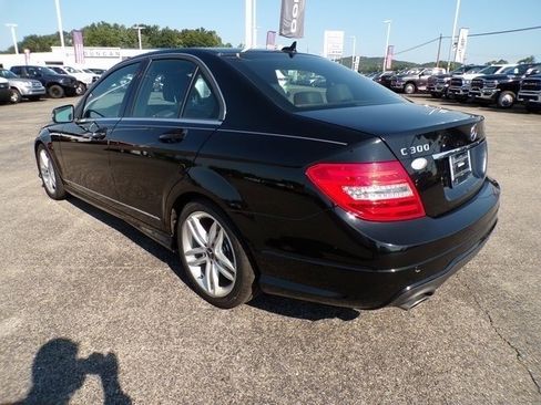 Used 2012 Mercedes-Benz C 300 4MATIC Sedan image 3