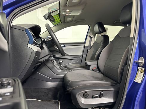 Used 2022 Volkswagen Taos SE image 4