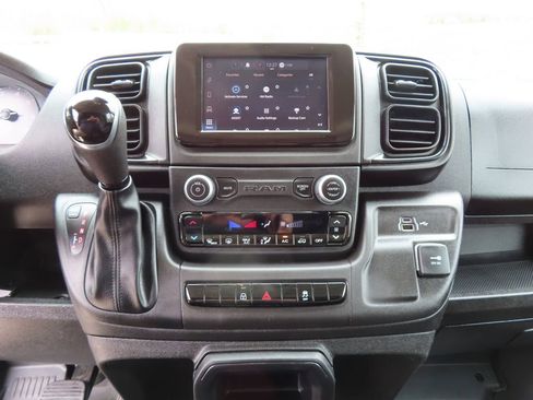 Used 2025 RAM ProMaster 2500 w/ Convenience Group FWD image 18