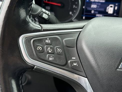 Used 2022 Chevrolet Equinox LT w/ Driver Convenience Package image 19