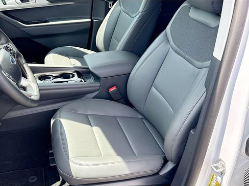 New 2026 Ford Explorer Active w/ Active Comfort Package RWD image 19