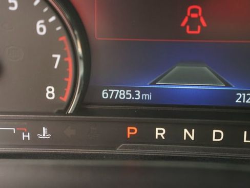 Certified 2022 Ford Explorer XLT w/ Equipment Group 202A RWD image 31