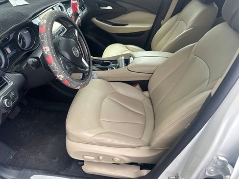 Used 2017 Buick Envision Essence FWD image 5