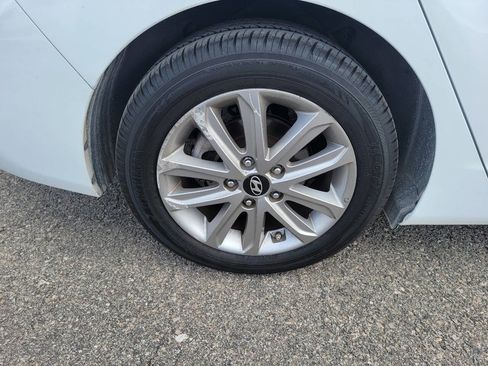 Used 2016 Hyundai Elantra SE w/ Option Group 02 image 29