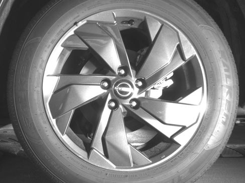 Used 2025 Nissan Rogue SV image 14