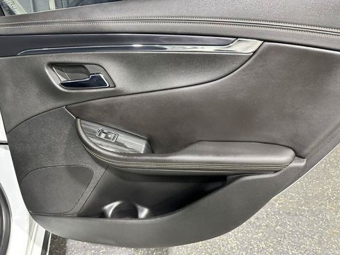 Used 2017 Chevrolet Impala LT w/ Leather Package FWD image 33