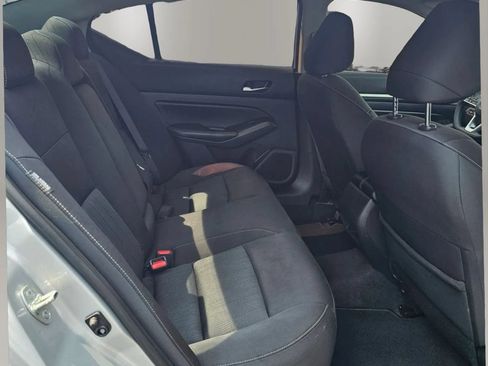 Used 2022 Nissan Altima 2.5 SV FWD image 12