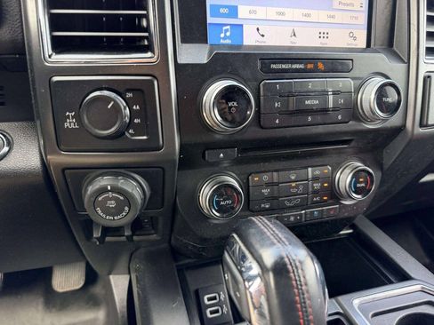 Used 2018 Ford F150 Lariat w/ Equipment Group 502A Luxury AWD/4WD image 35