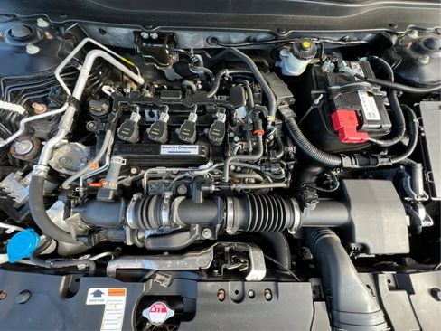Used 2018 Honda Accord Sport image 29