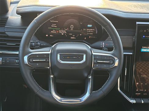 Used 2025 GMC Acadia Denali image 24