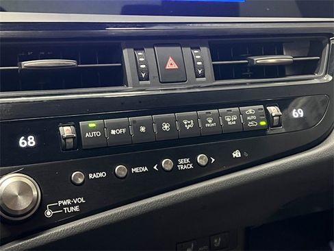 Certified 2025 Lexus ES 350 w/ Premium Package image 20
