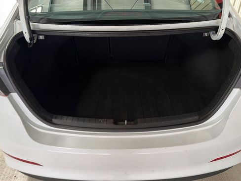 Used 2018 Hyundai Elantra SEL image 9