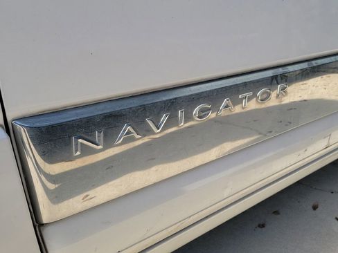 Used 2014 Lincoln Navigator 2WD image 12