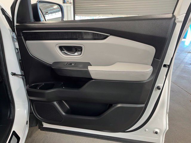 Used 2025 Honda Pilot Elite image 13