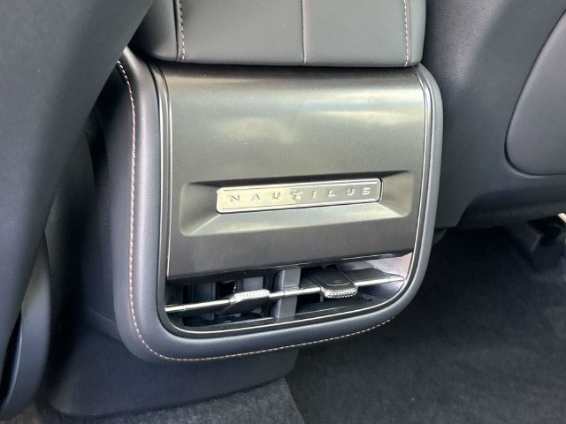 New 2026 Lincoln Nautilus Premier w/ Jet Appearance Package AWD/4WD image 19