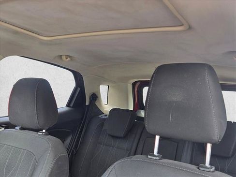 Used 2020 Ford EcoSport SE w/ SE Convenience Package FWD image 19
