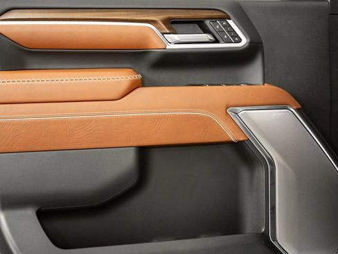 Used 2025 GMC Sierra 2500 Denali Ultimate w/ Max Trailering Package image 6