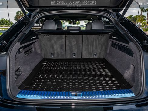 Used 2025 Audi Q8 Prestige image 16