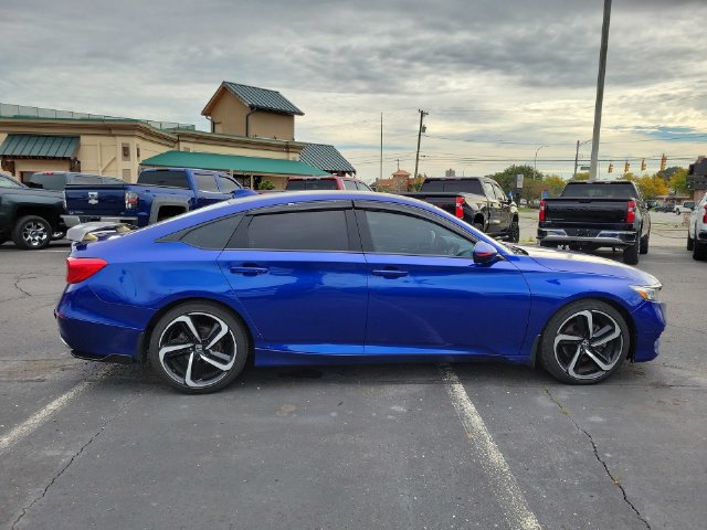 Used 2018 Honda Accord Sport image 9