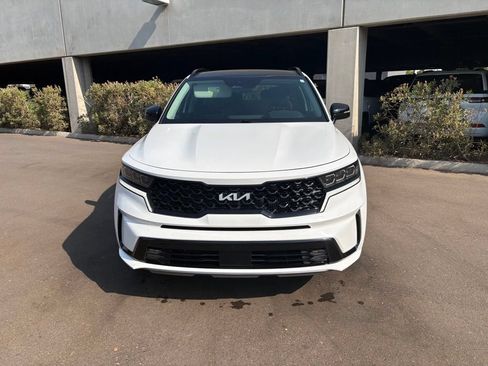 Used 2023 Kia Sorento SX AWD/4WD image 4